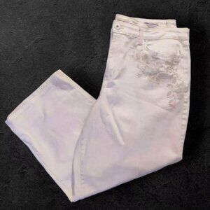 White Jeans w/ Beautiful Floral Embroidery - High Rise, Straight Leg, Size 18/34